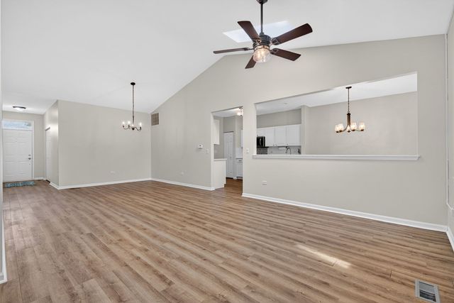 21533 Papoose Lake Court, Crest Hill, IL 60403