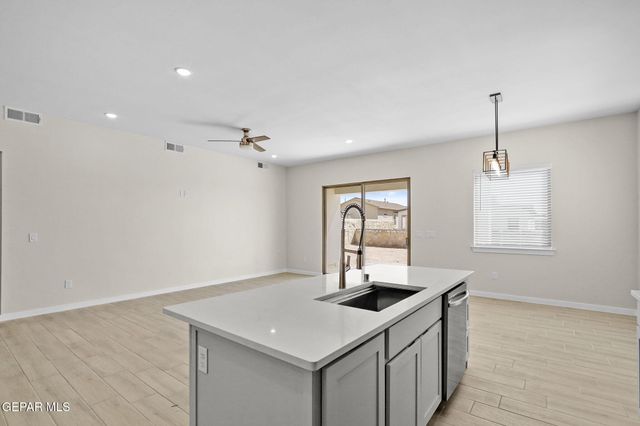 8409 PHIL Place, Vinton, TX 79821