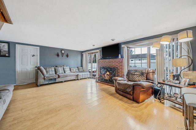 54 Pacific Avenue, Deer Park, NY 11729