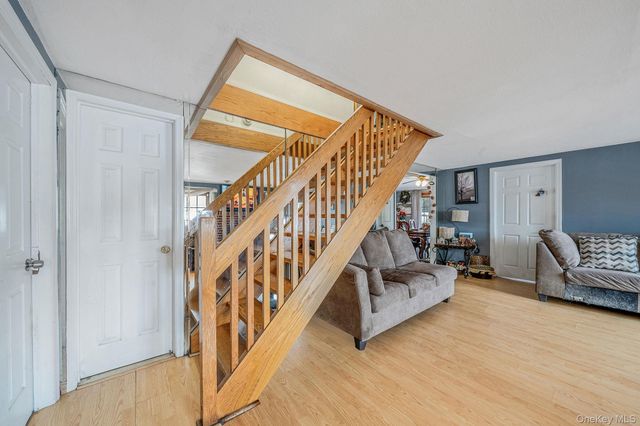 54 Pacific Avenue, Deer Park, NY 11729