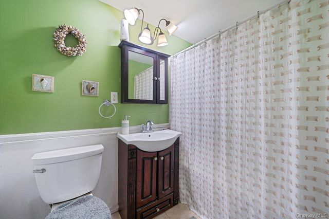 54 Pacific Avenue, Deer Park, NY 11729