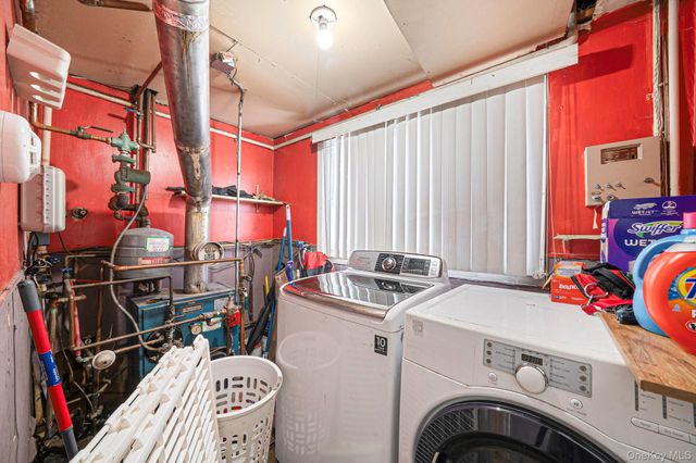 54 Pacific Avenue, Deer Park, NY 11729