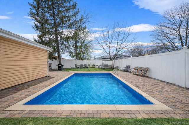 54 Pacific Avenue, Deer Park, NY 11729