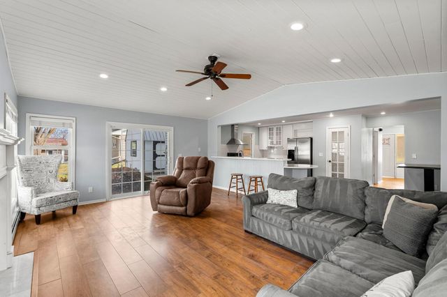 10716 27th Avenue S, Burnsville, MN 55337