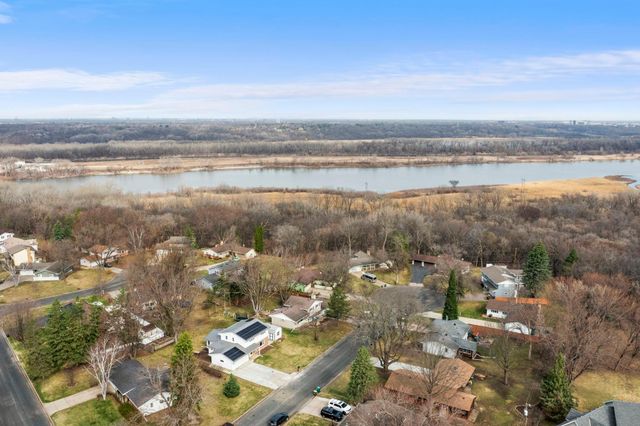 10716 27th Avenue S, Burnsville, MN 55337