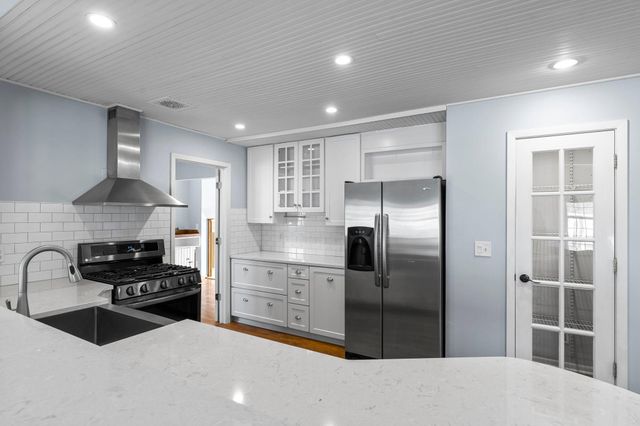 10716 27th Avenue S, Burnsville, MN 55337