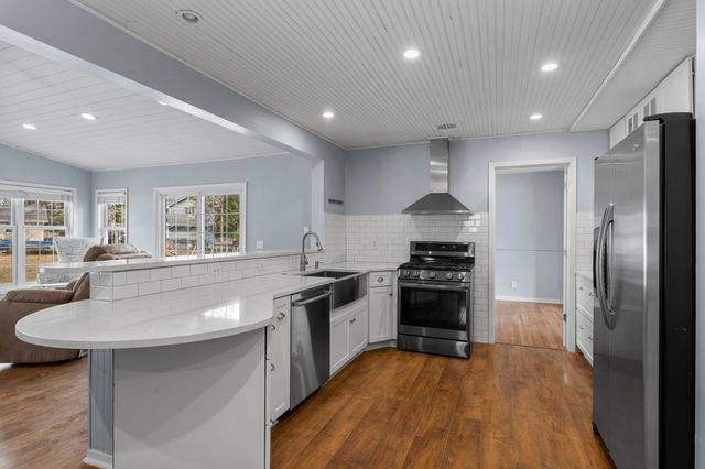 10716 27th Avenue S, Burnsville, MN 55337