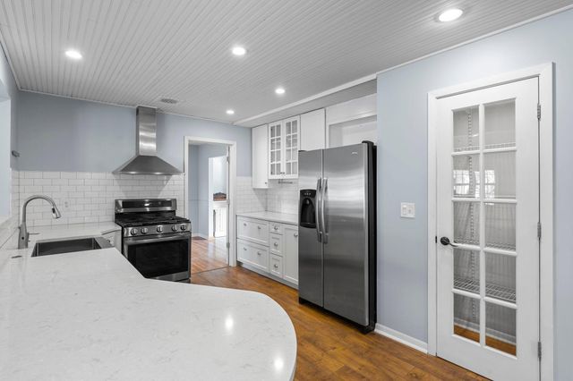 10716 27th Avenue S, Burnsville, MN 55337