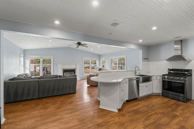 10716 27th Avenue S, Burnsville, MN 55337