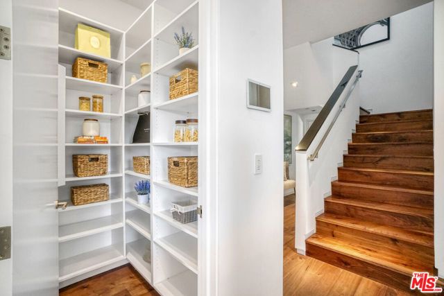 1116 Linda Flora Drive, Los Angeles, CA 90049