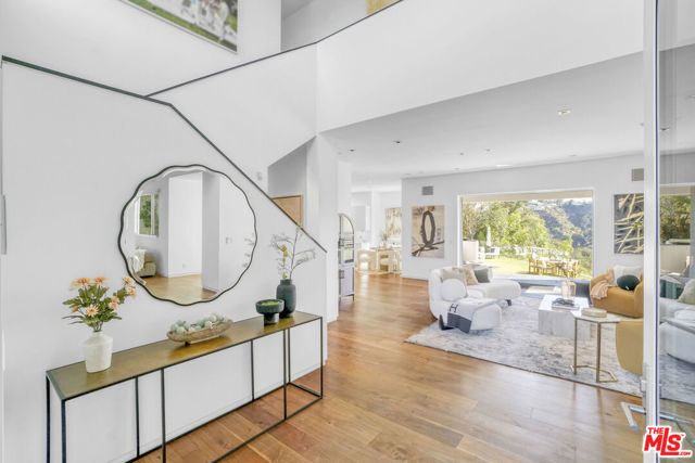 1116 Linda Flora Drive, Los Angeles, CA 90049
