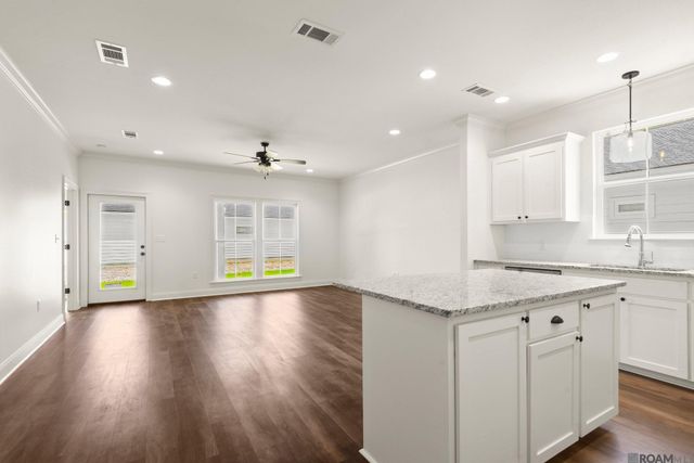 10789 Sage Dr, Walker, LA 70785