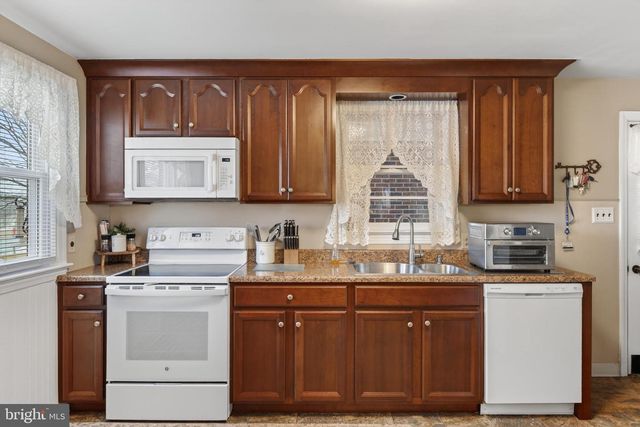 323 MILLERSVILLE RD, Lancaster, PA 17603