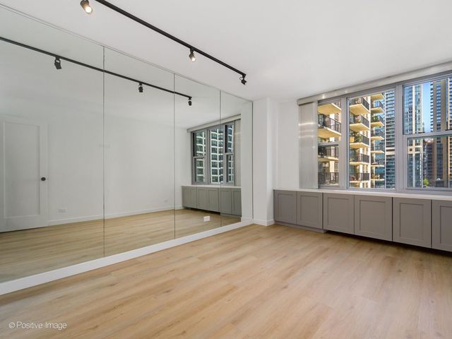 400 E Randolph Street 904, Chicago, IL 60601