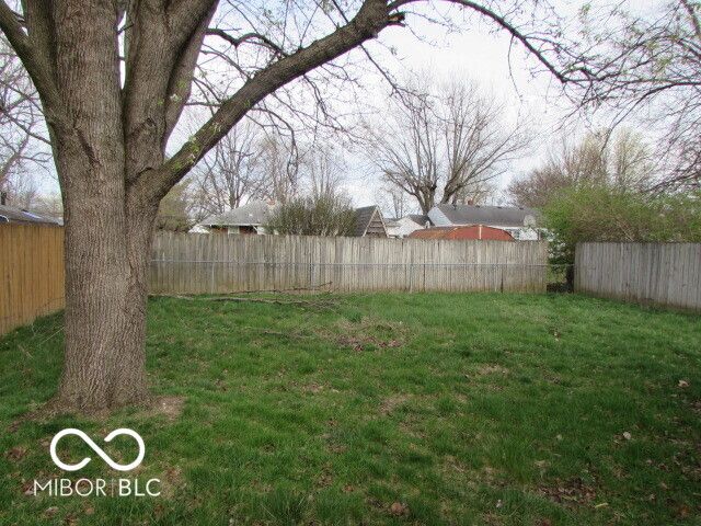 904 Ellenhurst Drive, Anderson, IN 46012