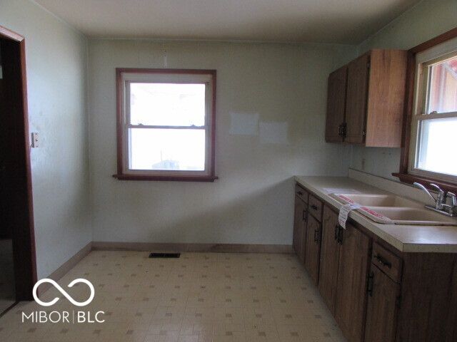 904 Ellenhurst Drive, Anderson, IN 46012