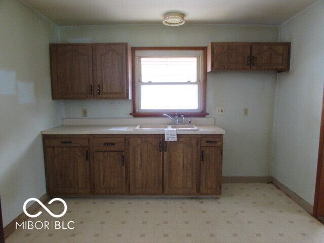 904 Ellenhurst Drive, Anderson, IN 46012