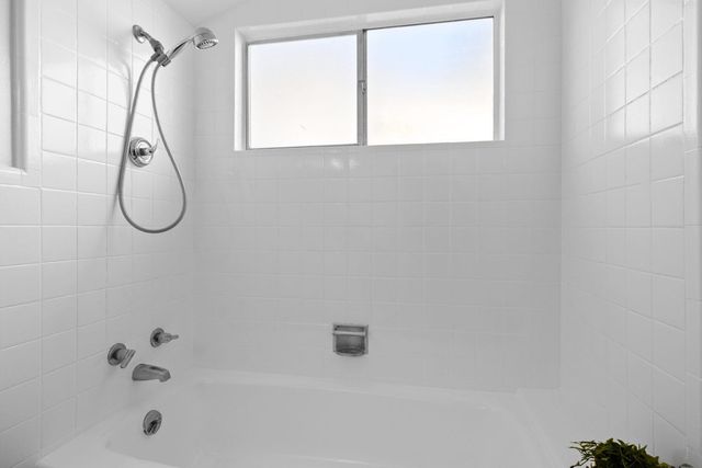 1241 Park Ave, Alameda, CA 94501