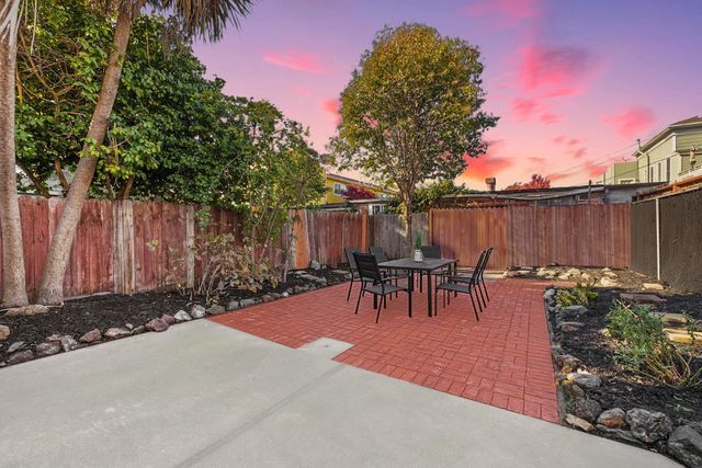 1241 Park Ave, Alameda, CA 94501