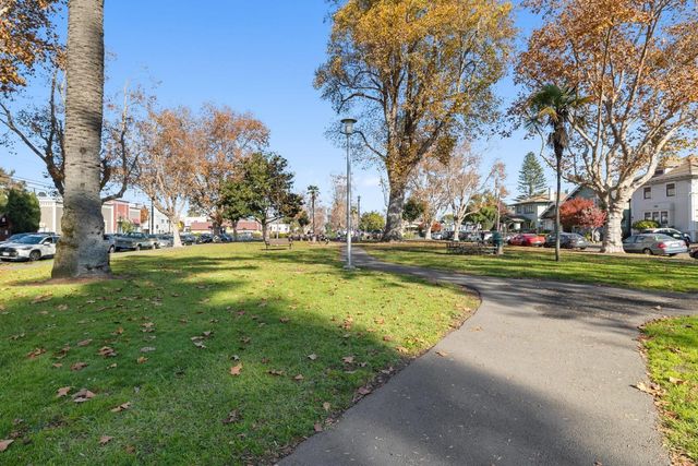 1241 Park Ave, Alameda, CA 94501