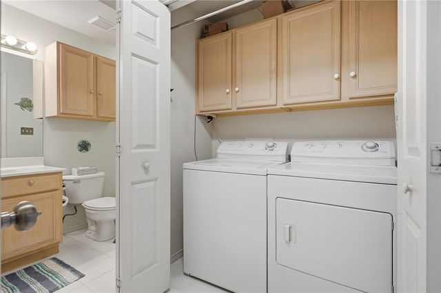 107 Pebble Creek Dr, Rockport, TX 78382