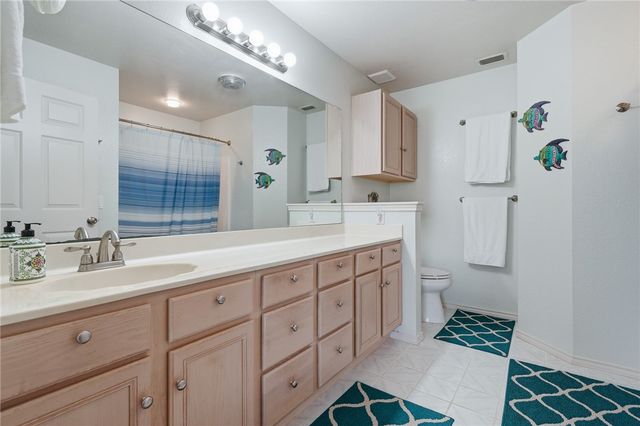 107 Pebble Creek Dr, Rockport, TX 78382