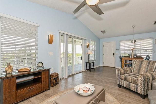9107 BRUNSWICK LANE, Tampa, FL 33615