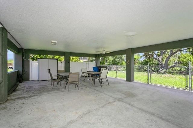 9107 BRUNSWICK LANE, Tampa, FL 33615