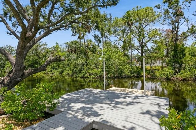 9107 BRUNSWICK LANE, Tampa, FL 33615