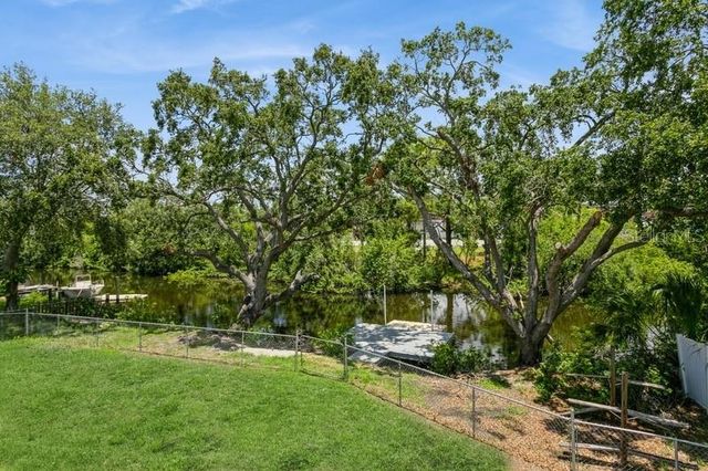 9107 BRUNSWICK LANE, Tampa, FL 33615