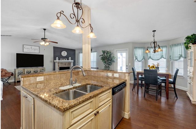 5677 E Pearson Parkway, Strafford, MO 65757