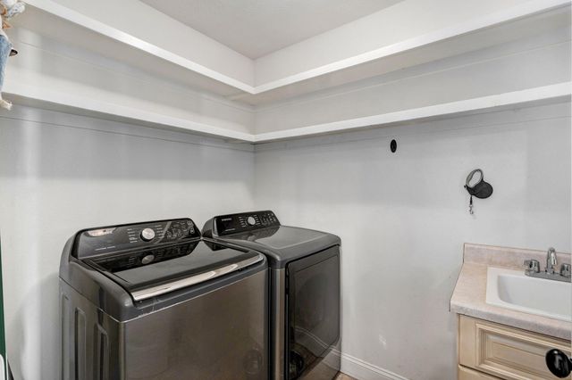 5677 E Pearson Parkway, Strafford, MO 65757