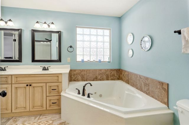 5677 E Pearson Parkway, Strafford, MO 65757