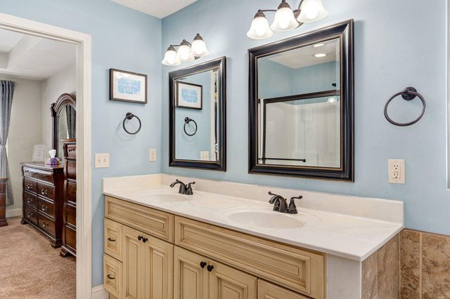 5677 E Pearson Parkway, Strafford, MO 65757