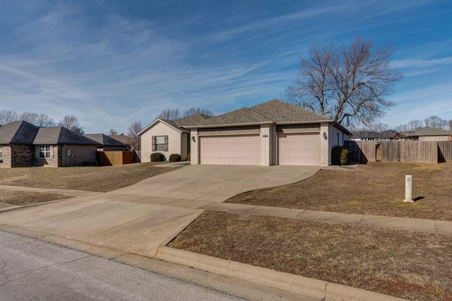 5677 E Pearson Parkway, Strafford, MO 65757