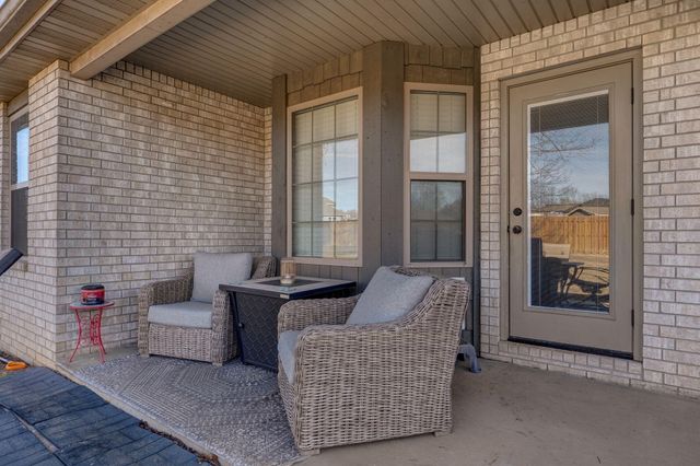 5677 E Pearson Parkway, Strafford, MO 65757