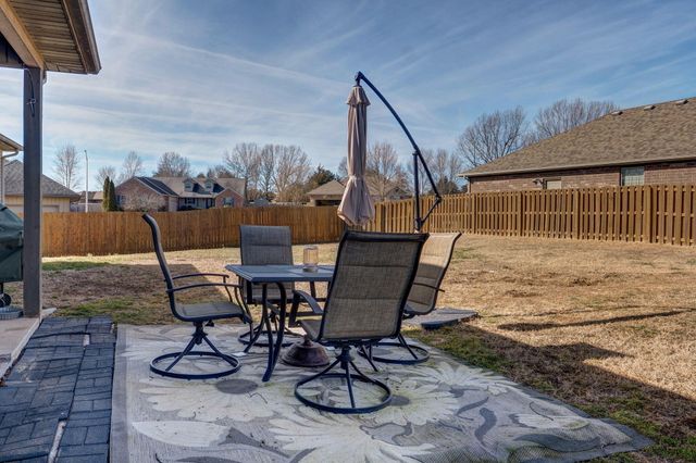 5677 E Pearson Parkway, Strafford, MO 65757