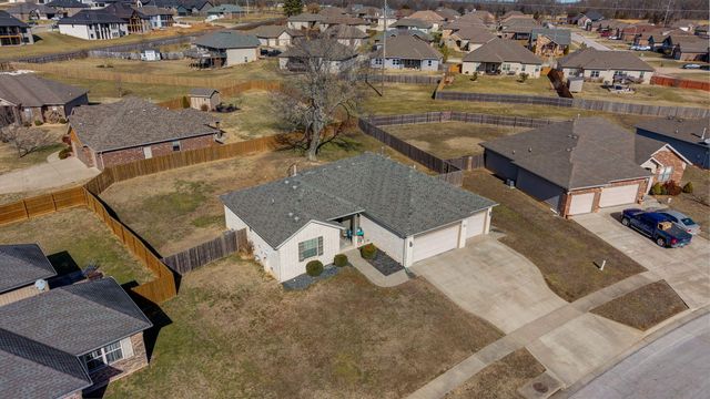 5677 E Pearson Parkway, Strafford, MO 65757