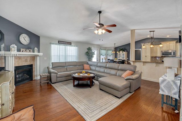 5677 E Pearson Parkway, Strafford, MO 65757