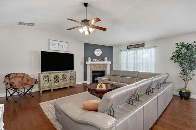 5677 E Pearson Parkway, Strafford, MO 65757