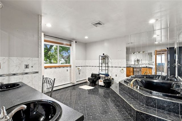 29 Reservoir Street, Fall River, MA 02723