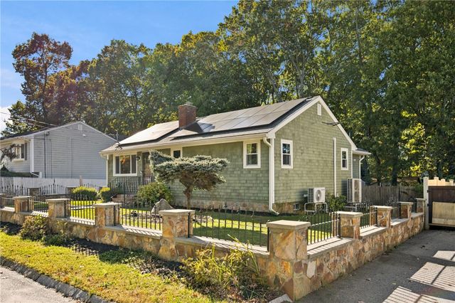29 Reservoir Street, Fall River, MA 02723