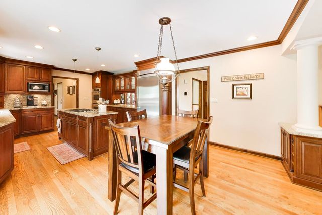 2302 Lisa Court, Rolling Meadows, IL 60067
