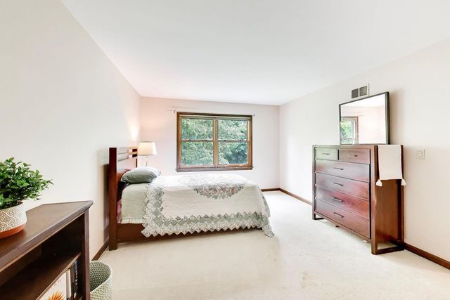2302 Lisa Court, Rolling Meadows, IL 60067