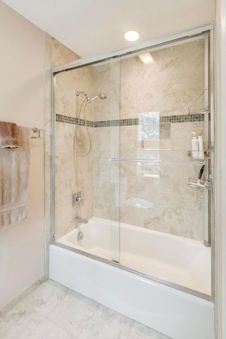 2302 Lisa Court, Rolling Meadows, IL 60067
