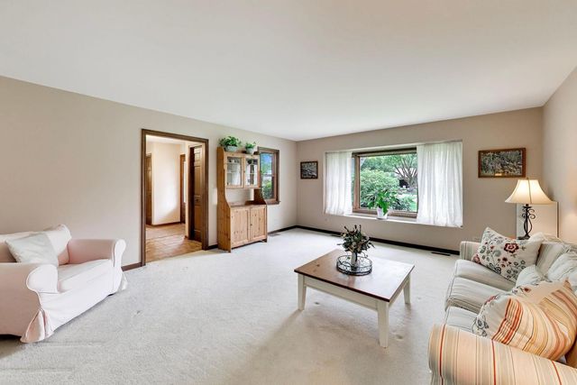 2302 Lisa Court, Rolling Meadows, IL 60067