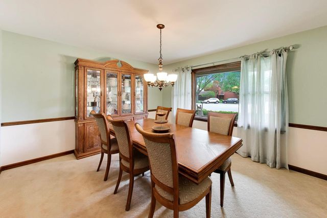 2302 Lisa Court, Rolling Meadows, IL 60067