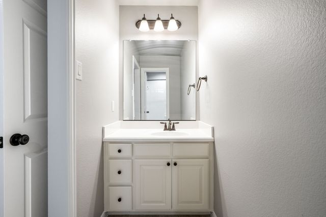 13696 Thornton Drive, Frisco, TX 75035