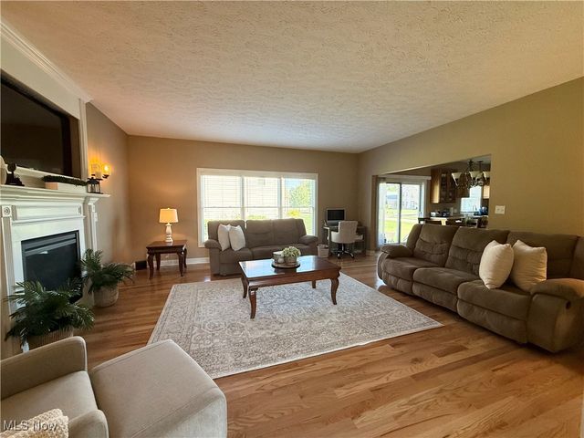 3204 Thorn Tree Drive, North Royalton, OH 44133