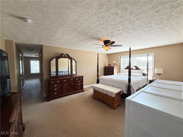 3204 Thorn Tree Drive, North Royalton, OH 44133